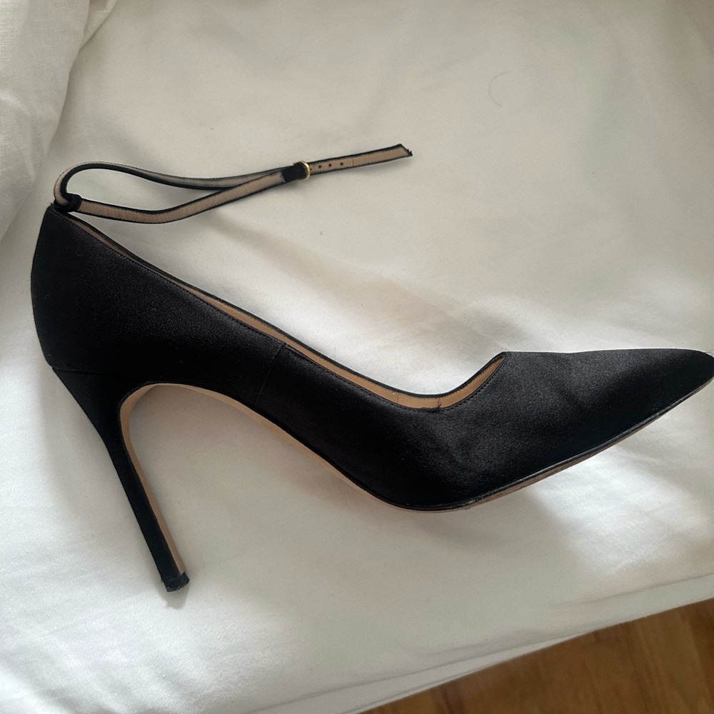 Manolo Blahnik Black Satin Ankle-Strap Heels 
BB 105 Size 40.5